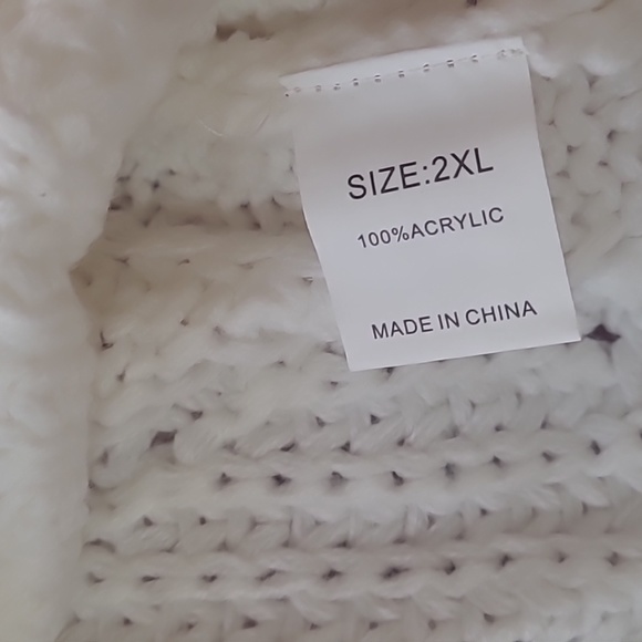 White sweater - Picture 6 of 6